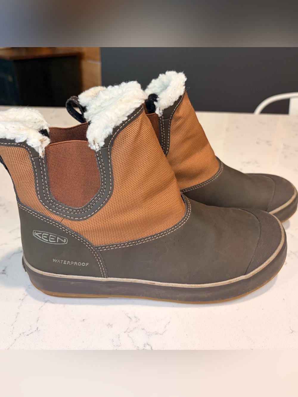Women’s Keen Elsa Chelsea Waterproof Snow Boots -4 degree F Size 8.5
